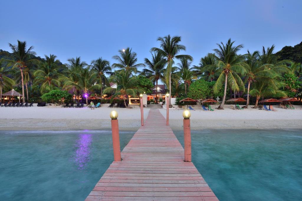 Sari Pacifica Resort & Spa, Lang Tengah Екстериор снимка