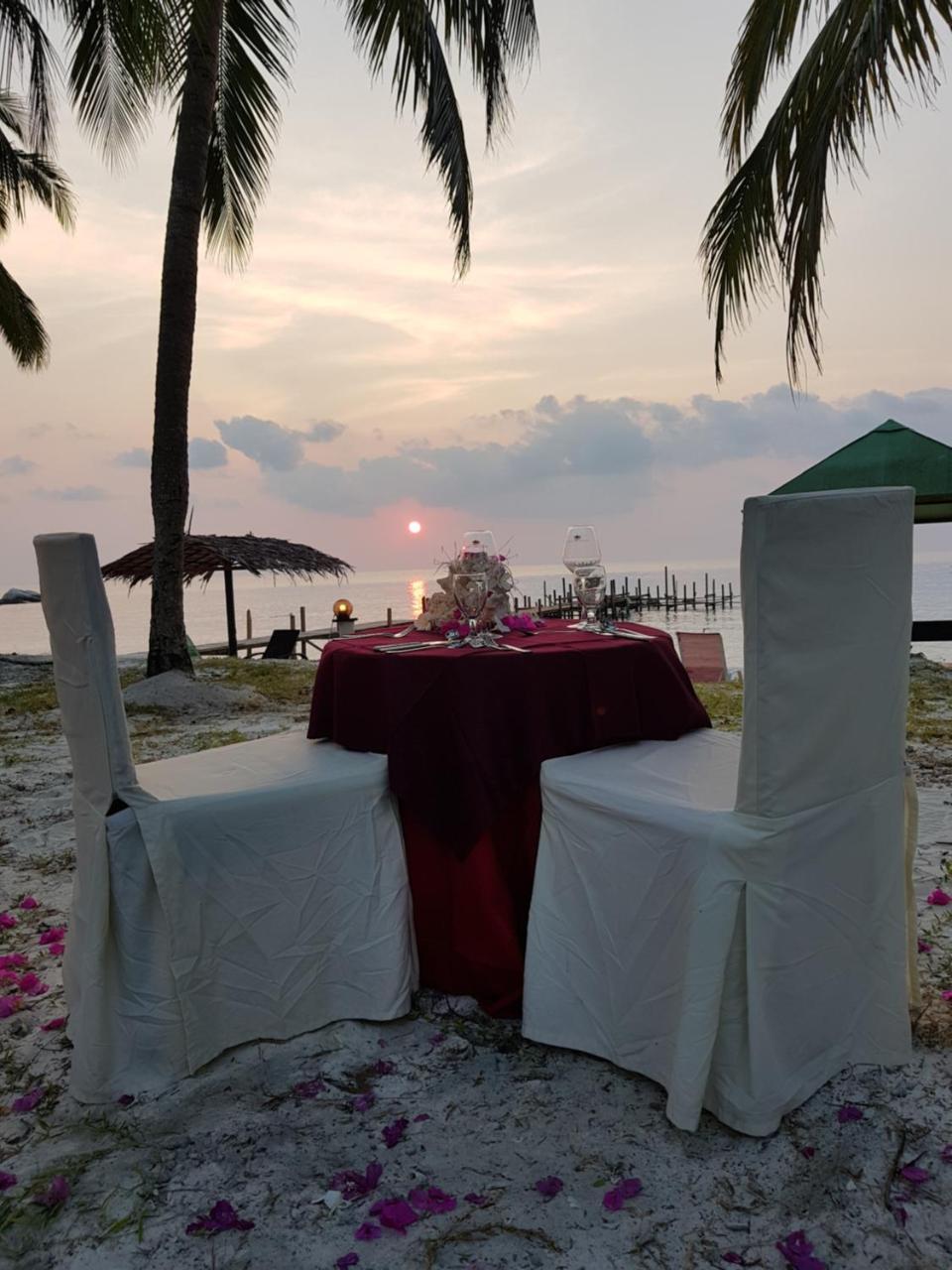 Sari Pacifica Resort & Spa, Lang Tengah Екстериор снимка
