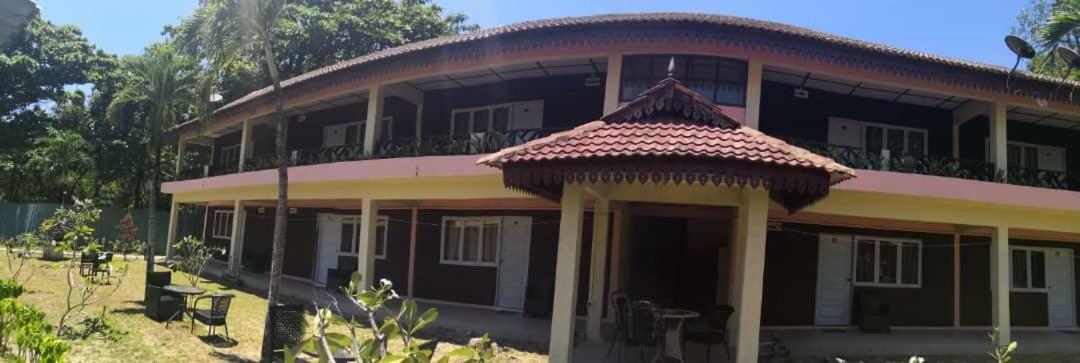 Sari Pacifica Resort & Spa, Lang Tengah Екстериор снимка
